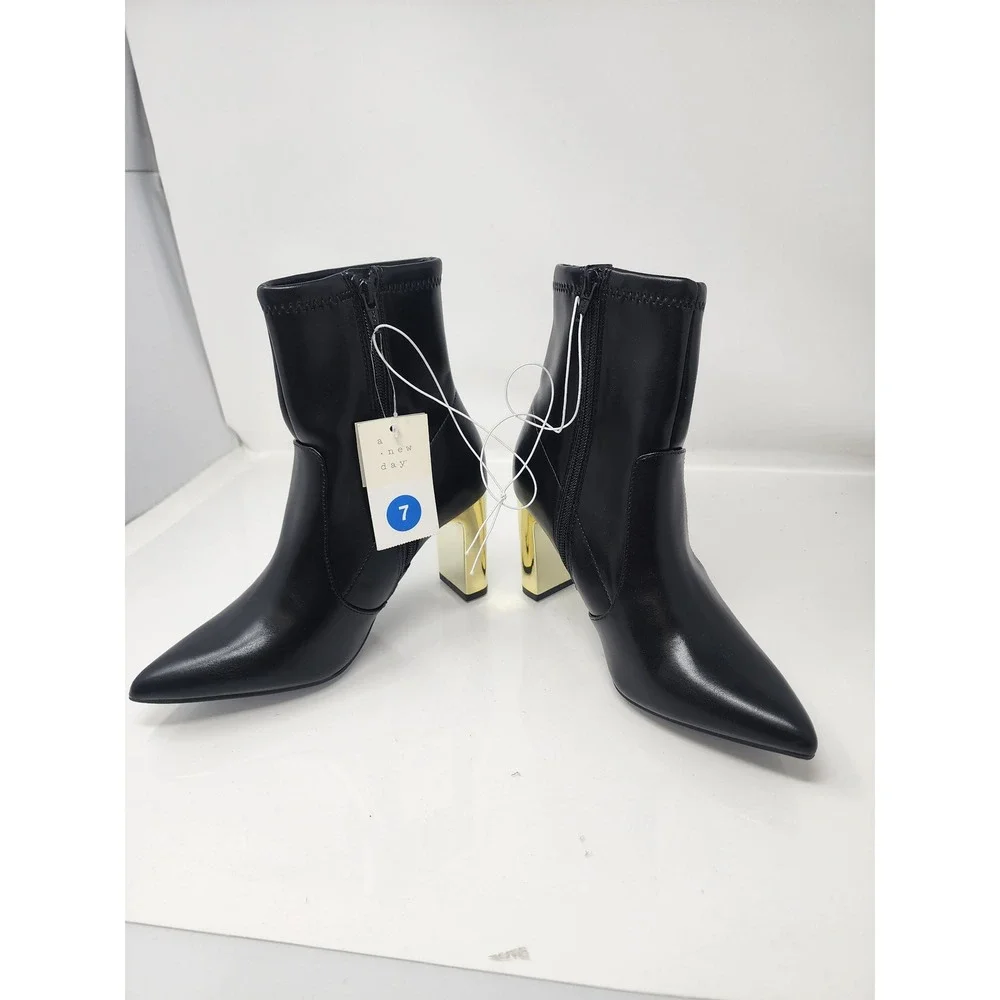 A New Day Womens Ankle Boots Black Faux Leather Gold Heel Casual Size 7